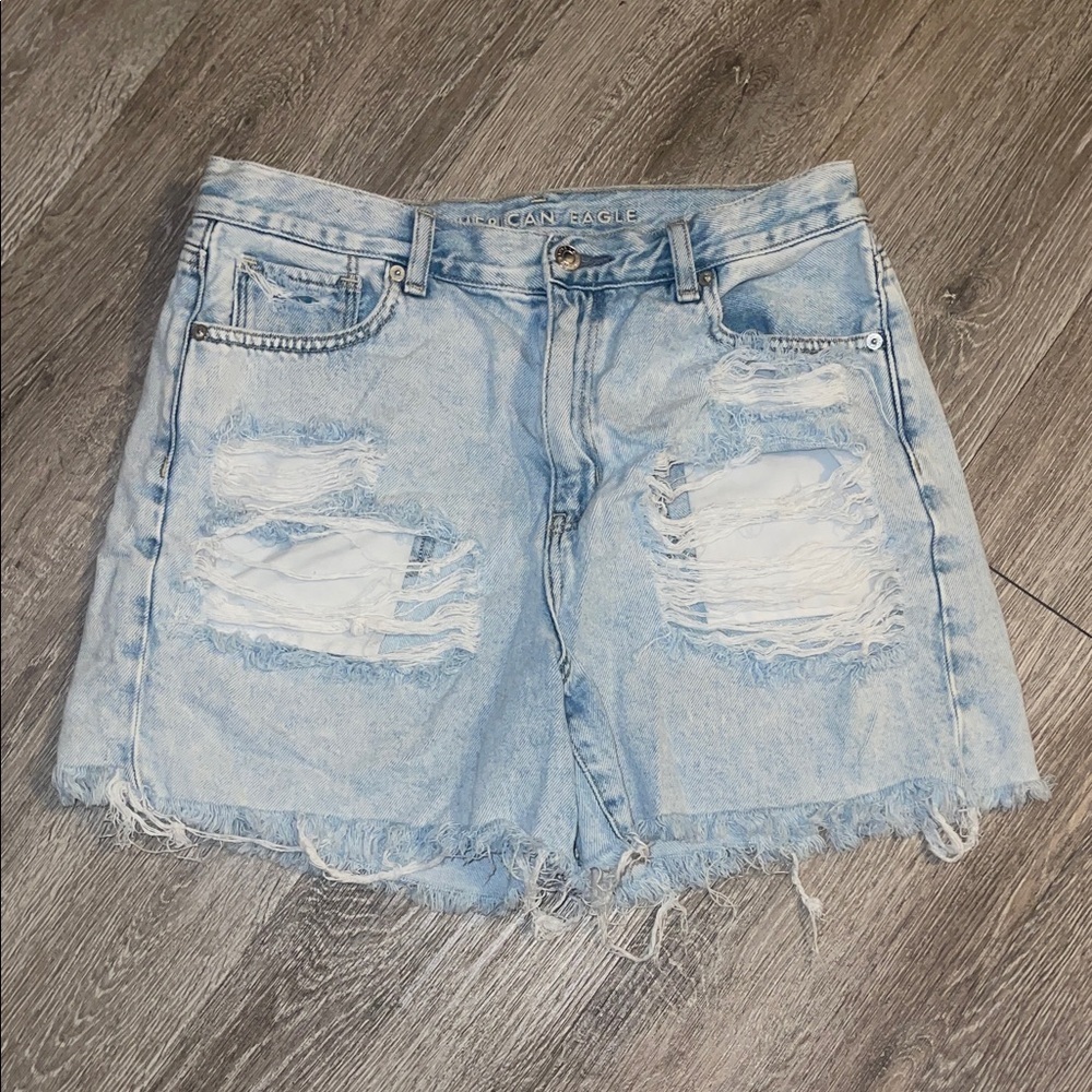 American Eagle Light Wash Ripped Jean Shorts mom denim 100% cotton size 10
